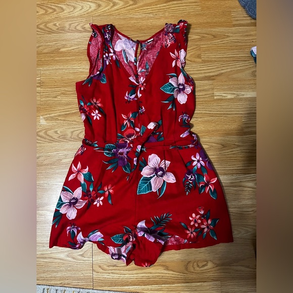 Red floral romper - Picture 2 of 2